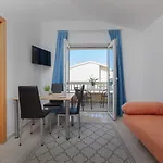 Emilija * Makarska
