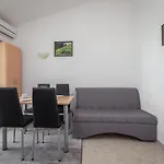 Emilija Apartamento *