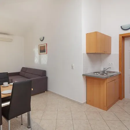 Emilija Apartment *