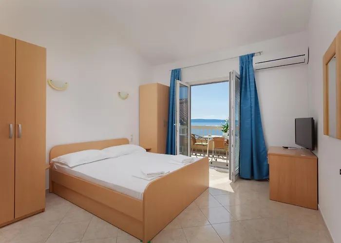 Апартаменти Emilija Макарська