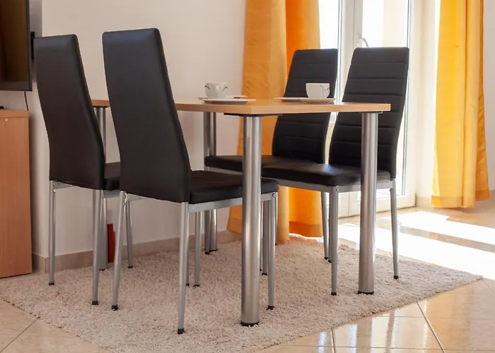 Emilija * Макарська